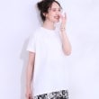 シューラルー(SHOO・LA・RUE)の【洗える/S-LL/ひんやり/UV】汗をかいても気になりにくい スリットトップス ホワイト(001)