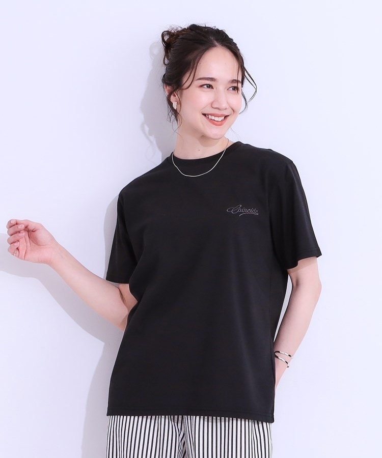 シューラルー(SHOO・LA・RUE)の【S-LL/ひんやり/UV】汗をかいても気になりにくい グラフィックTシャツ1