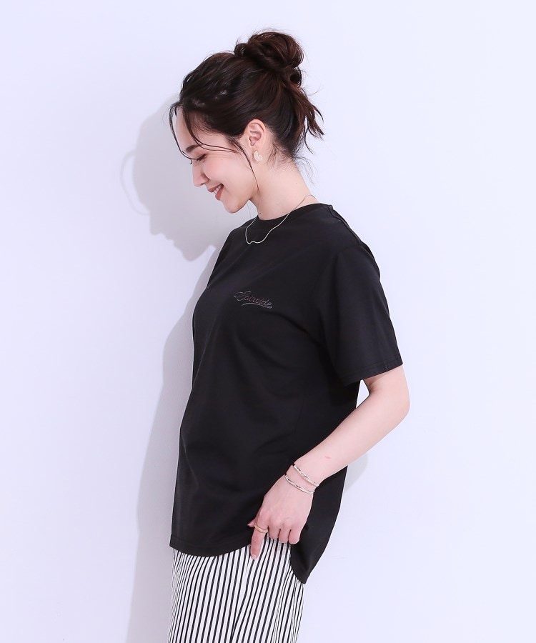 シューラルー(SHOO・LA・RUE)の【S-LL/ひんやり/UV】汗をかいても気になりにくい グラフィックTシャツ2