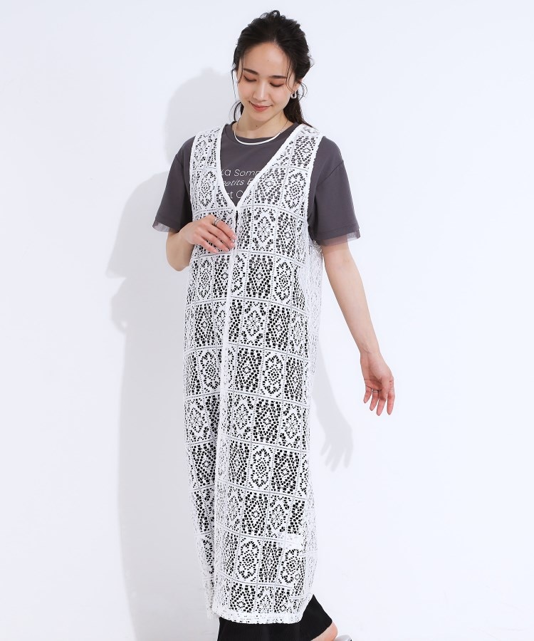 シューラルー(SHOO・LA・RUE)の羽織るだけでぱっと華やか レース風柄ロングジレ1