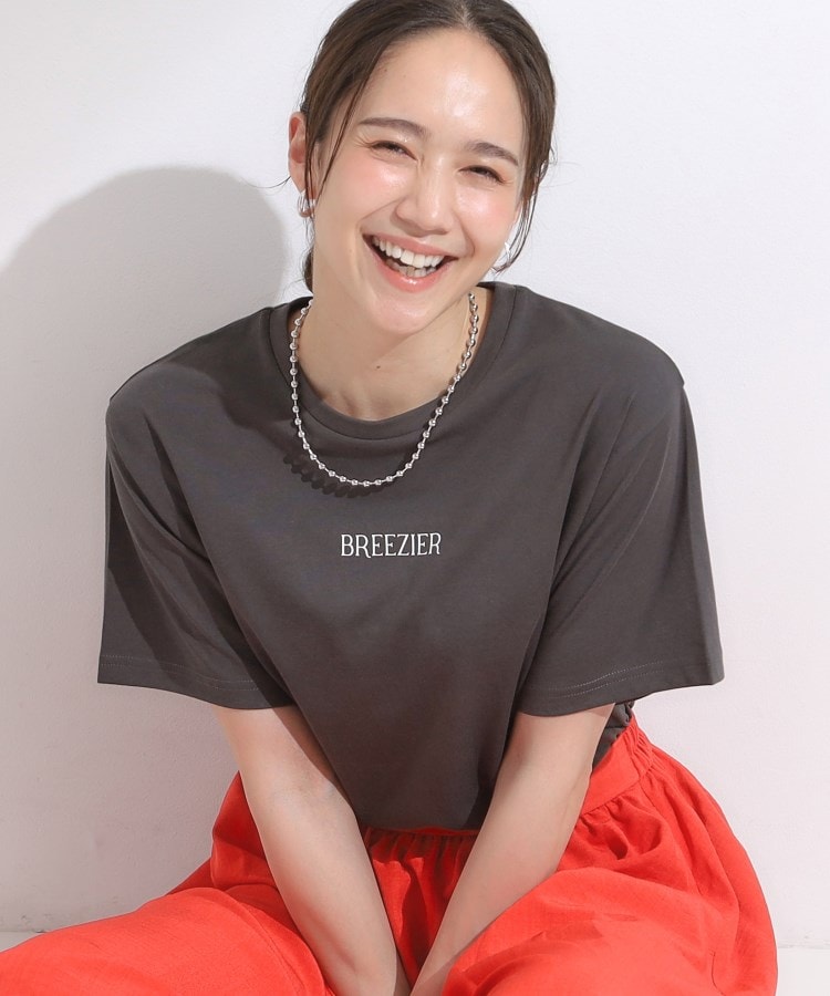 シューラルー(SHOO・LA・RUE)のひんやりプリントTシャツ チャコールグレー(014)