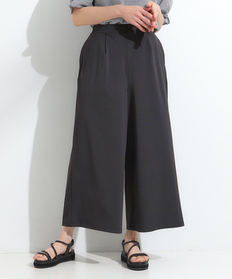 シューラルー(SHOO・LA・RUE)のさらさらひんやりストレッチガウチョパンツ1
