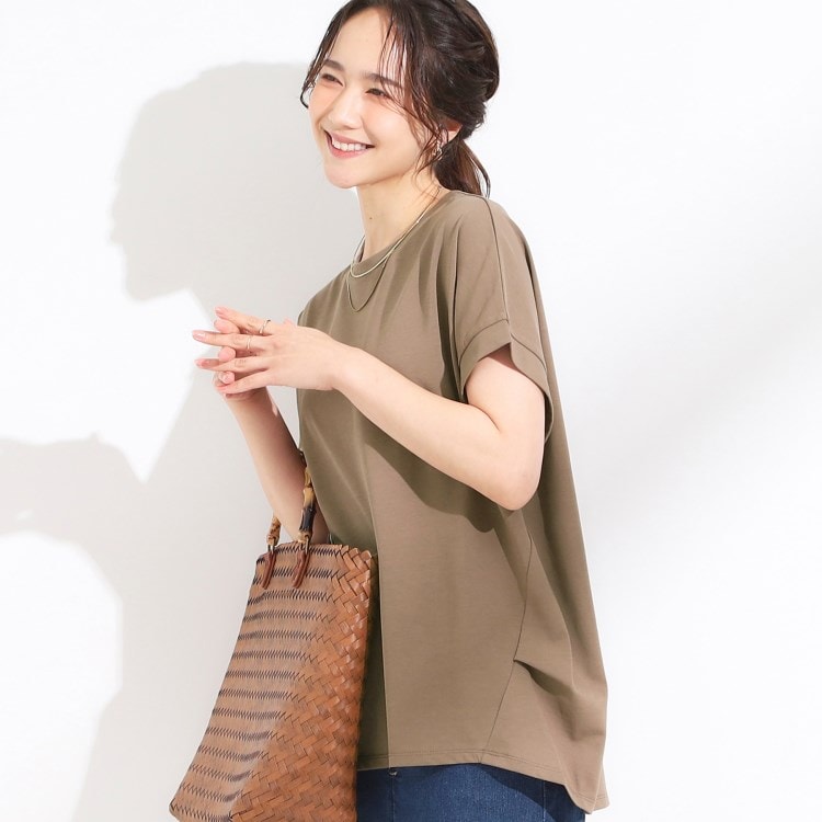 シューラルー(SHOO・LA・RUE)の【S-LL/汗ジミ軽減/ひんやり/UV】体型カバーに タック入りドルマントップス カットソー