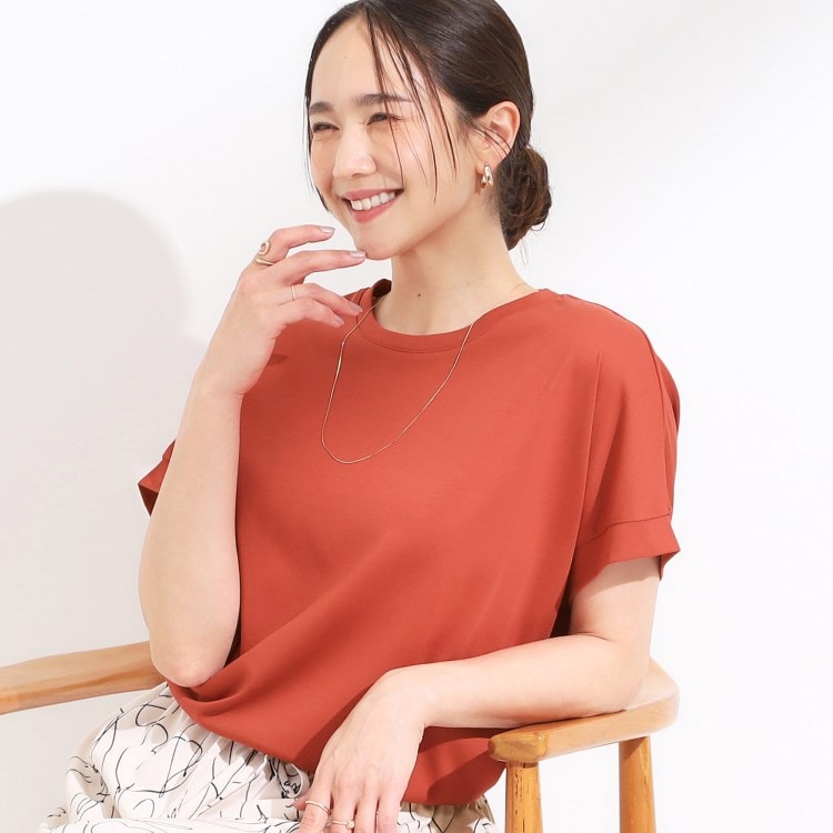 シューラルー(SHOO・LA・RUE)の【S-LL/汗ジミ軽減/ひんやり/UV】体型カバーに タック入りドルマントップス カットソー