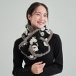 シューラルー(SHOO・LA・RUE)の【リバーシブル】お顔まわりを華やかに フェイクファー×花柄マフラー10
