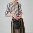 シューラルー(SHOO・LA・RUE)のコーデのアクセントに ギャザーミニショルダーバッグ12