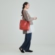 シューラルー(SHOO・LA・RUE)の大人の高見え つまみハンドル ポケットトートバッグ20