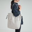 シューラルー(SHOO・LA・RUE)のシーズンレスで使える シャイニー巾着トートバッグ17