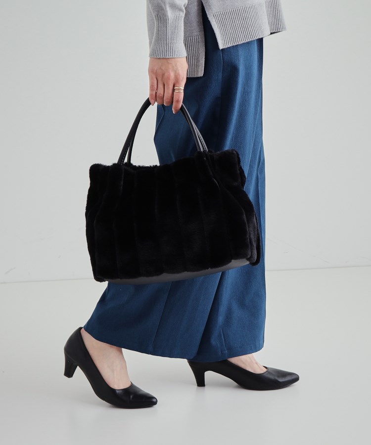 シューラルー(SHOO・LA・RUE)の【2WAY】上品カラーで取り入れやすい ふわふわ ストライプファートートバッグ17