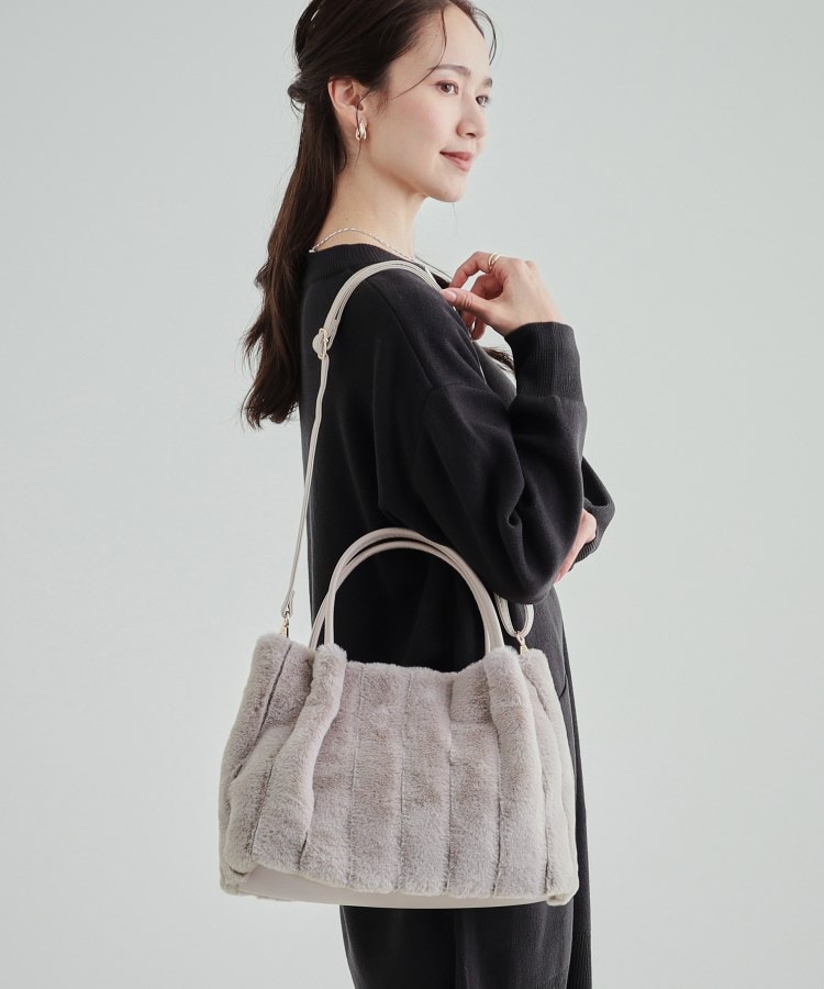 シューラルー(SHOO・LA・RUE)の【2WAY】上品カラーで取り入れやすい ふわふわ ストライプファートートバッグ13