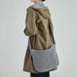 シューラルー(SHOO・LA・RUE)の旬なラメ使いが目を惹く ギャザーショルダーバッグ13