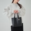 シューラルー(SHOO・LA・RUE)の【軽量】一枚革風あおりトートバッグ13