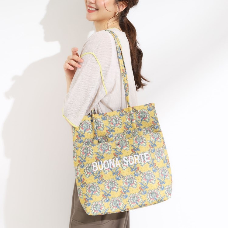 シューラルー(SHOO・LA・RUE)のラタプリントトートバッグ トートバッグ
