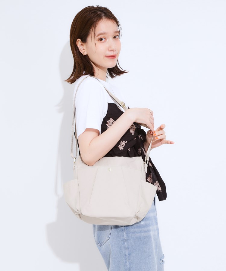 シューラルー(SHOO・LA・RUE)の【撥水】フロントタック9ポケットショルダーバッグ5