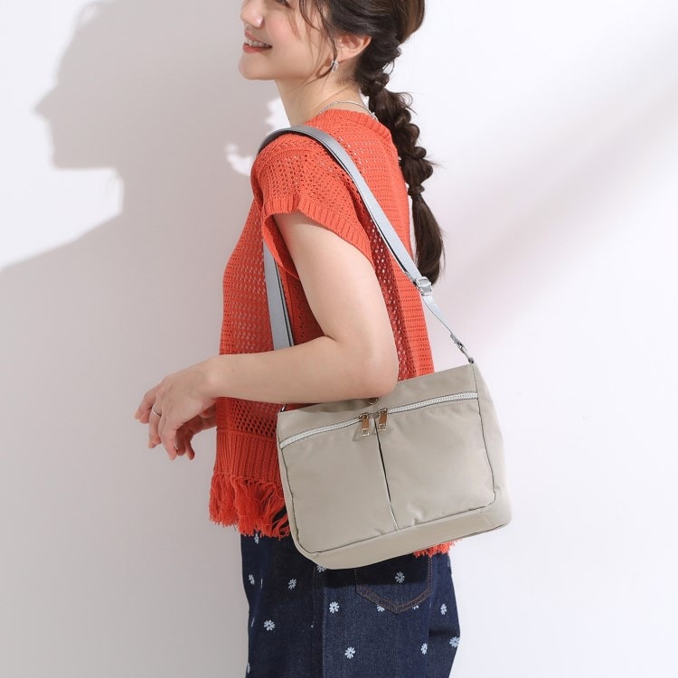 シューラルー(SHOO・LA・RUE)の【撥水】フロントポケットショルダーバッグ ショルダーバッグ