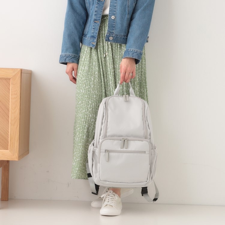 シューラルー(SHOO・LA・RUE)の【撥水】多ポケット機能リュック リュック