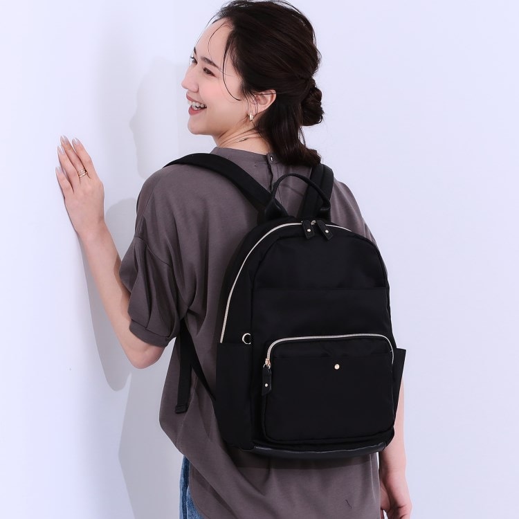 シューラルー(SHOO・LA・RUE)の【撥水／背中ポケット】整理整頓できちゃうリュック リュック