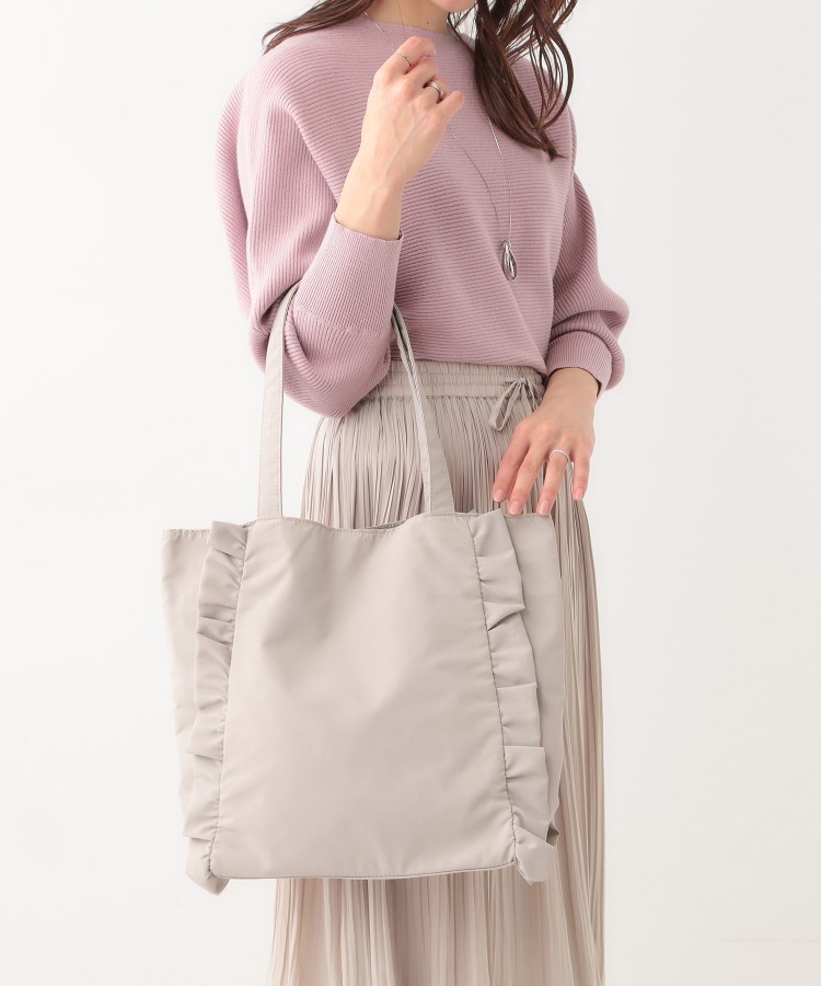 シューラルー(SHOO・LA・RUE)のフリルトートバッグ3
