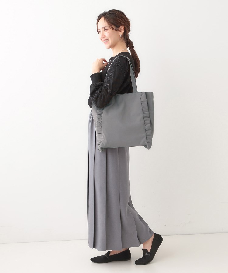 シューラルー(SHOO・LA・RUE)のフリルトートバッグ8