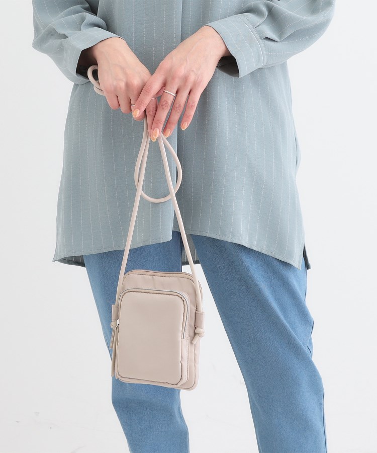 シューラルー(SHOO・LA・RUE)の【撥水】立体ポケットミニショルダーバッグ1
