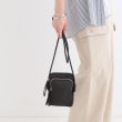 シューラルー(SHOO・LA・RUE)の【撥水】立体ポケットミニショルダーバッグ ブラック(019)