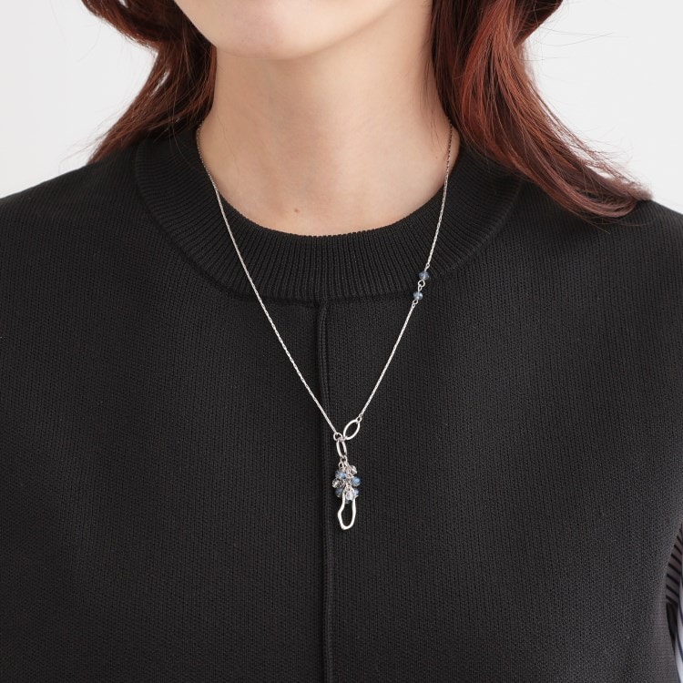 シューラルー(SHOO・LA・RUE)のガラス房変形フープネックレス ネックレス