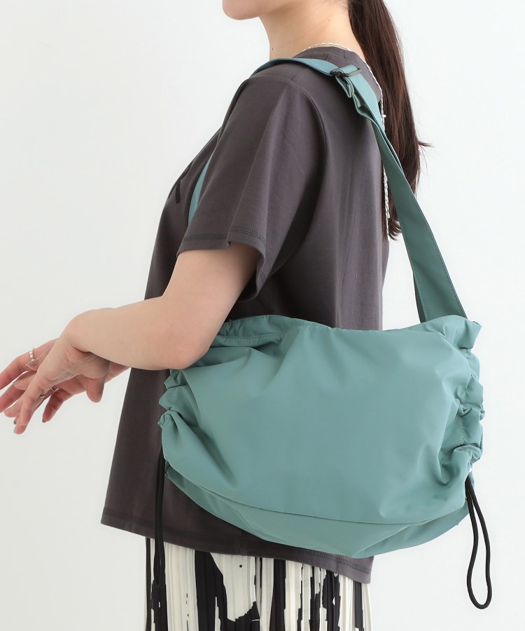 シューラルー(SHOO・LA・RUE)の【撥水】サイドドロストショルダーバッグ3