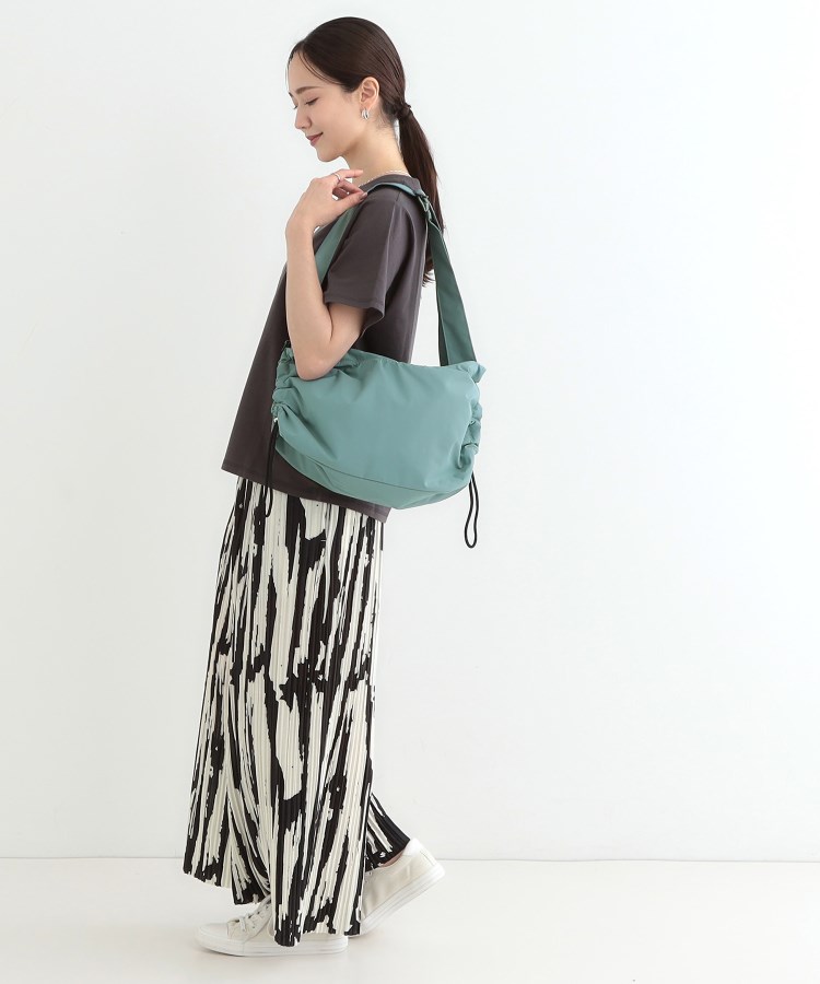 シューラルー(SHOO・LA・RUE)の【撥水】サイドドロストショルダーバッグ4