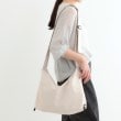 シューラルー(SHOO・LA・RUE)の【撥水】サイドドロストショルダーバッグ ライトベージュ(051)