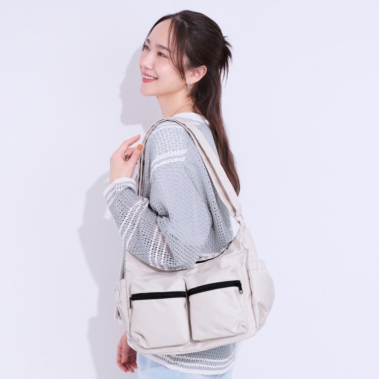 シューラルー(SHOO・LA・RUE)の【撥水】立体2ポケショルダーバッグ ショルダーバッグ