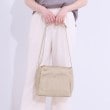 シューラルー(SHOO・LA・RUE)のあおりポケットショルダーバッグ1