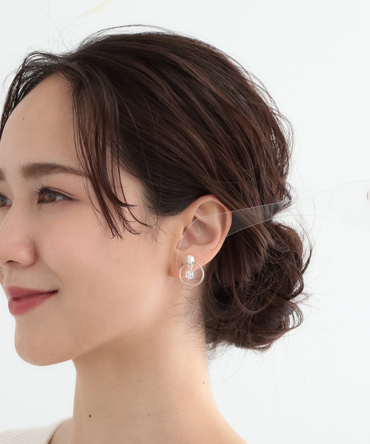 シューラルー(SHOO・LA・RUE)の【痛くなりにくい】ビジューフープイヤリング5