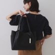 オペークドットクリップ(OPAQUE.CLIP)の【軽量／多ポケット】ワイドマチ付きシュリンクトートバッグ ブラック(019)