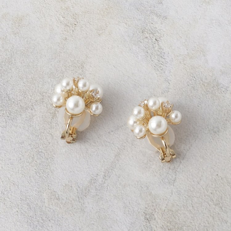 【正規販売店】 フェイクパール×ビジューイヤリング（イヤリング/イヤーカフ アクセサリー