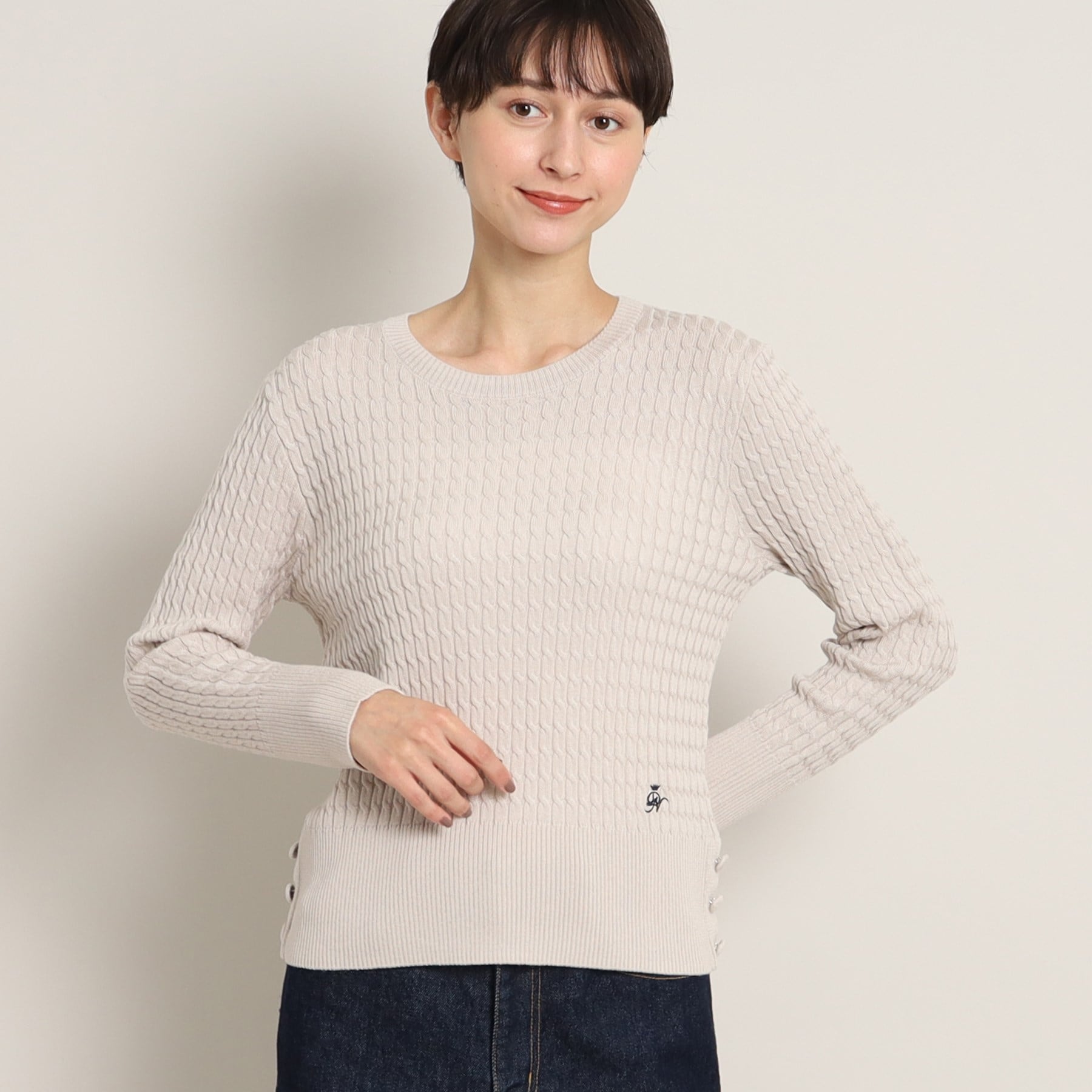 デッサン(レディース)(Dessin(Ladies))の【洗える】ケーブルくるみボタン付きニットプルオーバー（XS～L） ライトグレー(011)