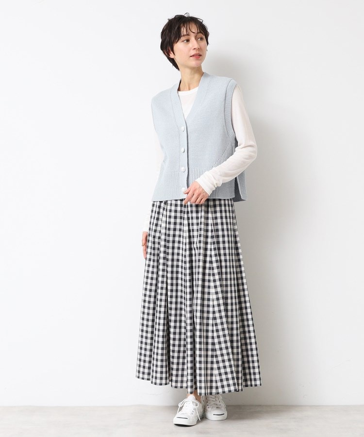 デッサン(レディース)(Dessin(Ladies))の【洗える】パール調ボタン付きニットジレ10