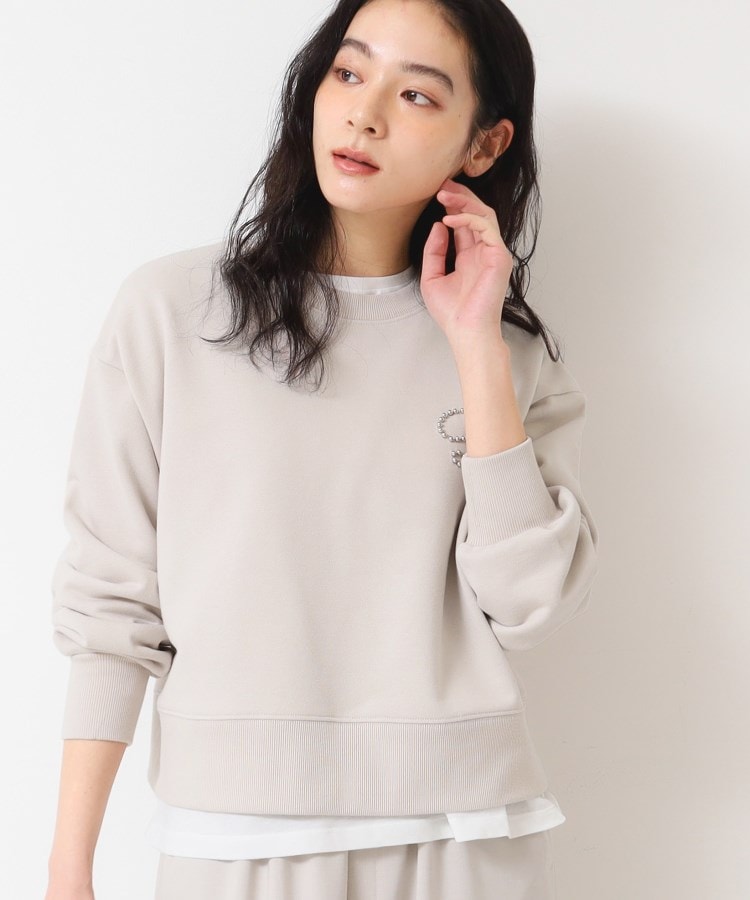 デッサン(レディース)(Dessin(Ladies))の【洗える】スタッズDマーク付きクロップド丈スウェット1