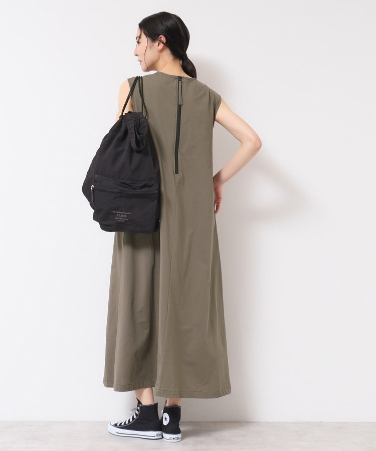 デッサン(レディース)(Dessin(Ladies))の【UV・洗える】後ろジップノースリーブワンピース7