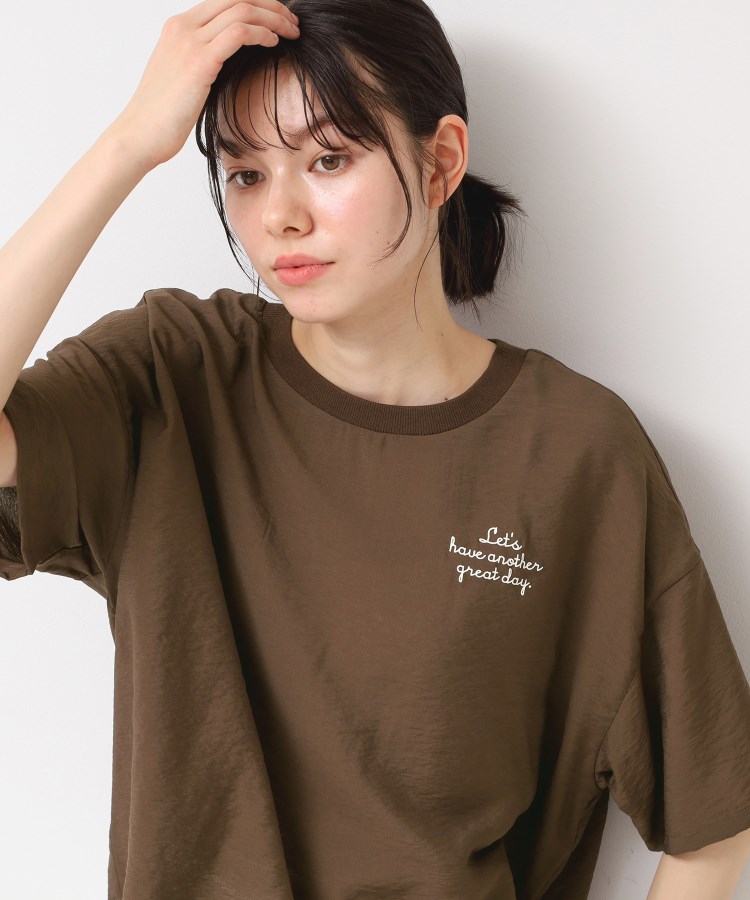 デッサン(レディース)(Dessin(Ladies))の【洗える・4サイズ展開】ロゴ入りブラウス（XS～L） ブラウン(043)