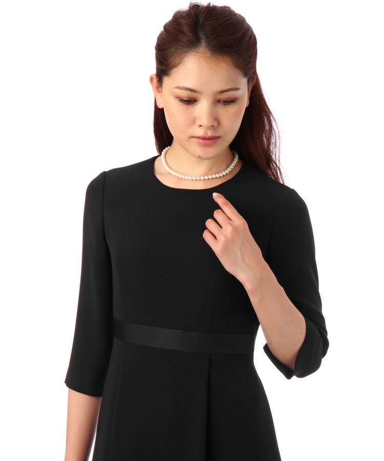 INDIVI グログラン切替ワンタックワンピース 【礼服・喪服 INDIVI グログラン切替ワンタックワンピース 【礼服・喪服