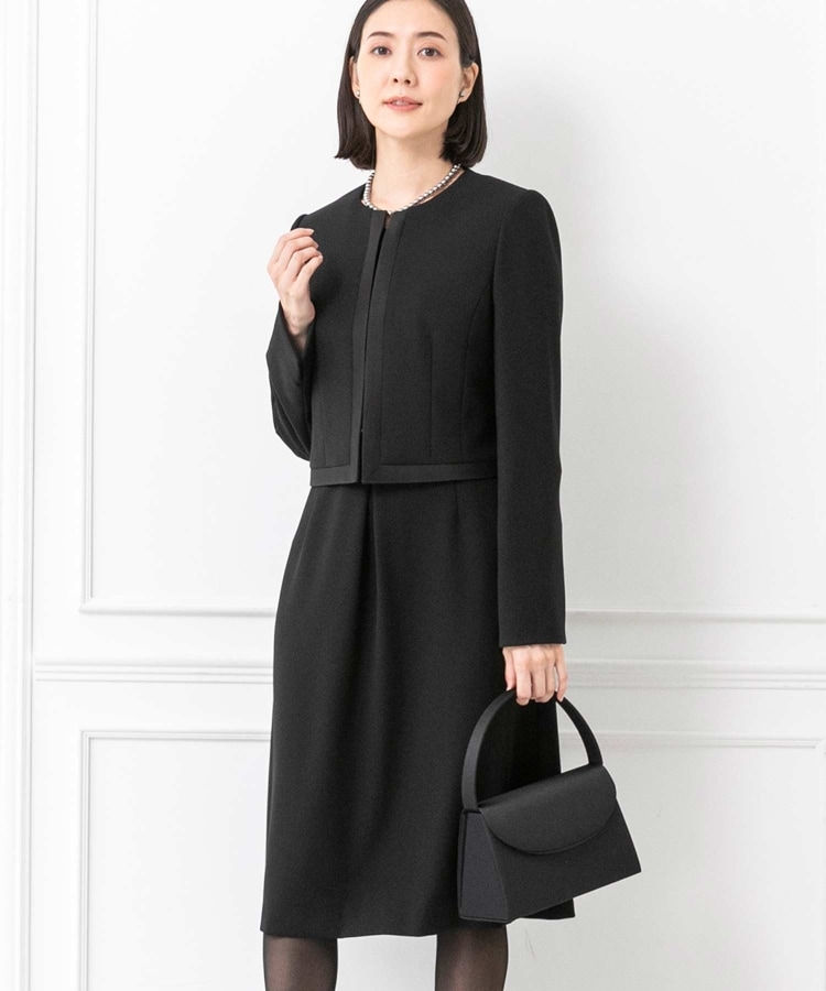 INDIVI ストレッチ素材 サテン切り替えノーカラージャケット+ INDIVI ストレッチ素材 サテン切り替えノーカラージャケット+