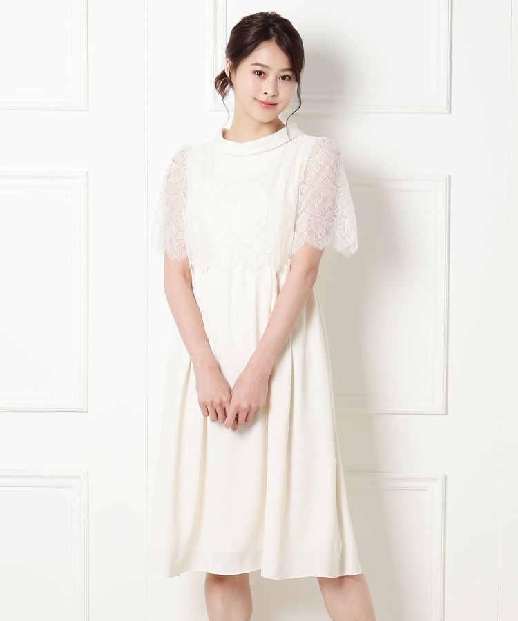 トウキョウソワール(東京ソワール)のEMOTIONALL DRESSES ロールネックワンピースドレス ライトベージュ(051)