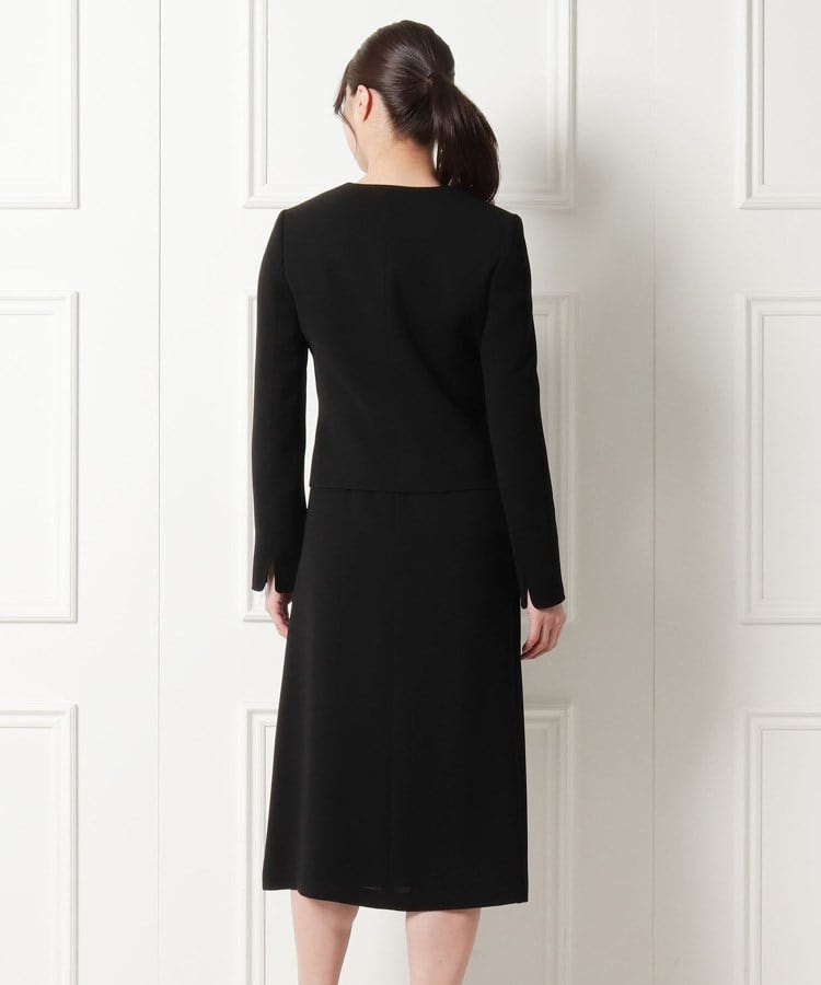 INDIVI ストレッチ素材 ノーカラーVネックジャケット+スクエア INDIVI ストレッチ素材 ノーカラーVネックジャケット+スクエア