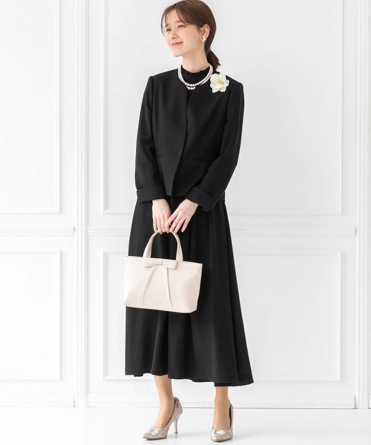 東京ソワール 「design black」ギャザーワンピースの 東京ソワール 「design black」ギャザーワンピースの