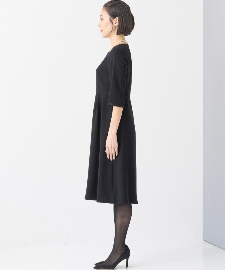 INDIVI サテン切り替えノーカラージャケット+ワンピース 2点 INDIVI サテン切り替えノーカラージャケット+ワンピース 2点