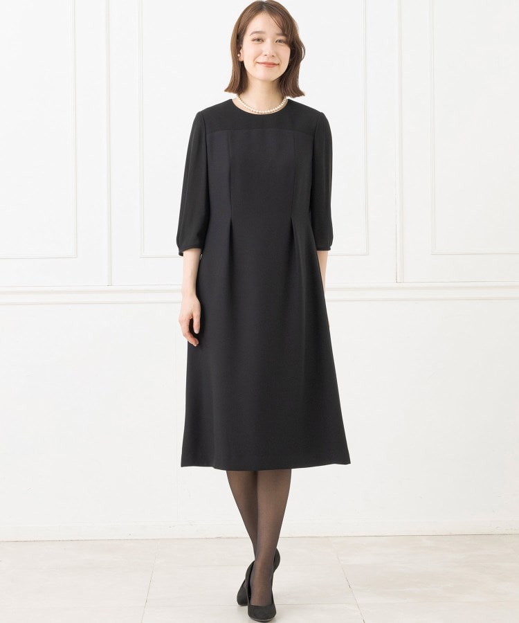 INDIVI エッジの効いたシンプルなノーカラーアンサンブル 【喪服