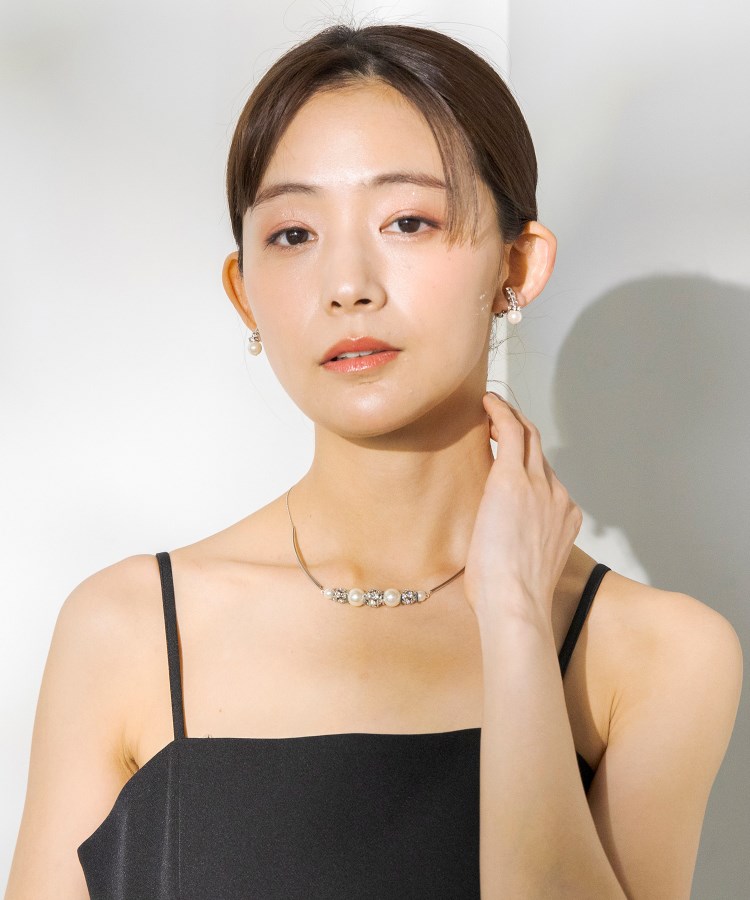 トウキョウソワール(東京ソワール)のラインストーン×パール調イヤリング【結婚式・ゲストドレス・入学式・卒業式・七五三・学校行事】6