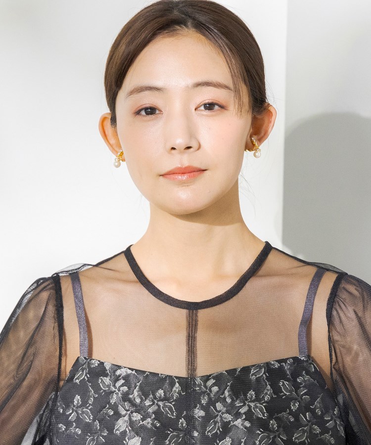 トウキョウソワール(東京ソワール)のラインストーン×パール調イヤリング【結婚式・ゲストドレス・入学式・卒業式・七五三・学校行事】9