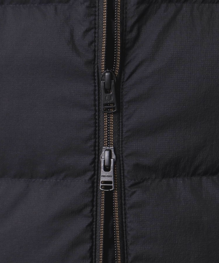 ◇FRED PERRY(フレッドペリー) ベストジャケット(中綿ベスト ◇FRED PERRY(フレッドペリー) ベストジャケット(中綿ベスト
