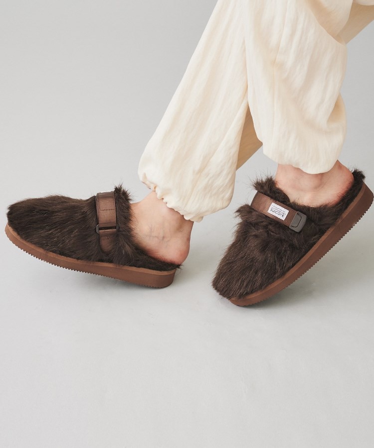 SUICOKE】ZAVO フェイクファーサンダル(サンダル・ミュール SUICOKE】ZAVO フェイクファーサンダル(サンダル・ミュール